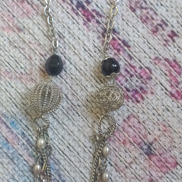 Elegant Necklace - Picture 2 of 8